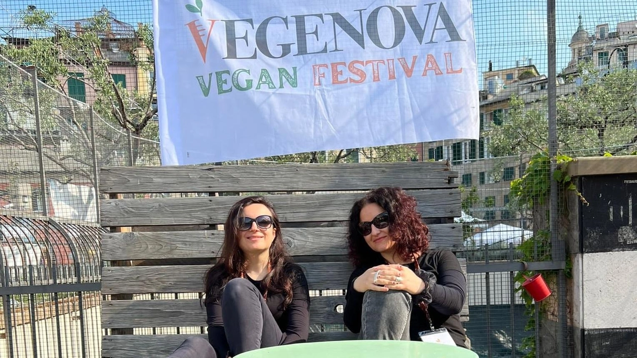 Giulia e Alice, attiviste e fondatrici del format ’Vegenova’, il festival dedicato alla cultura vegan Giulia e Alice, attiviste e fondatrici del format ’Vegenova’, il festival dedicato alla cultura vegan