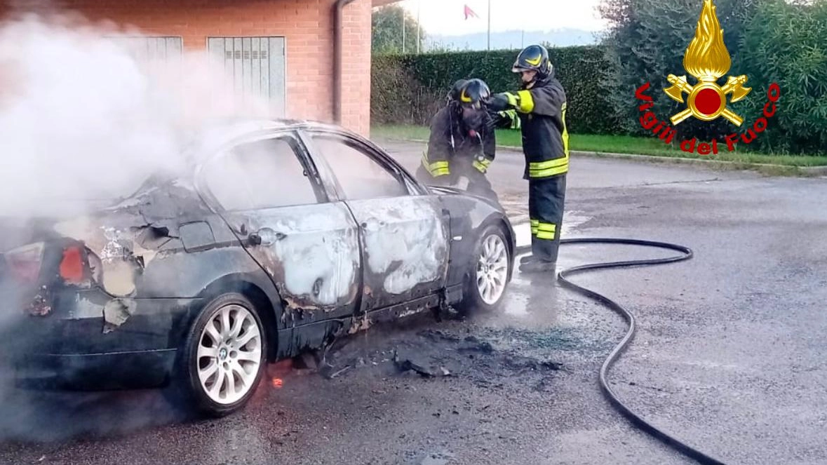 La macchina andata a fuoco