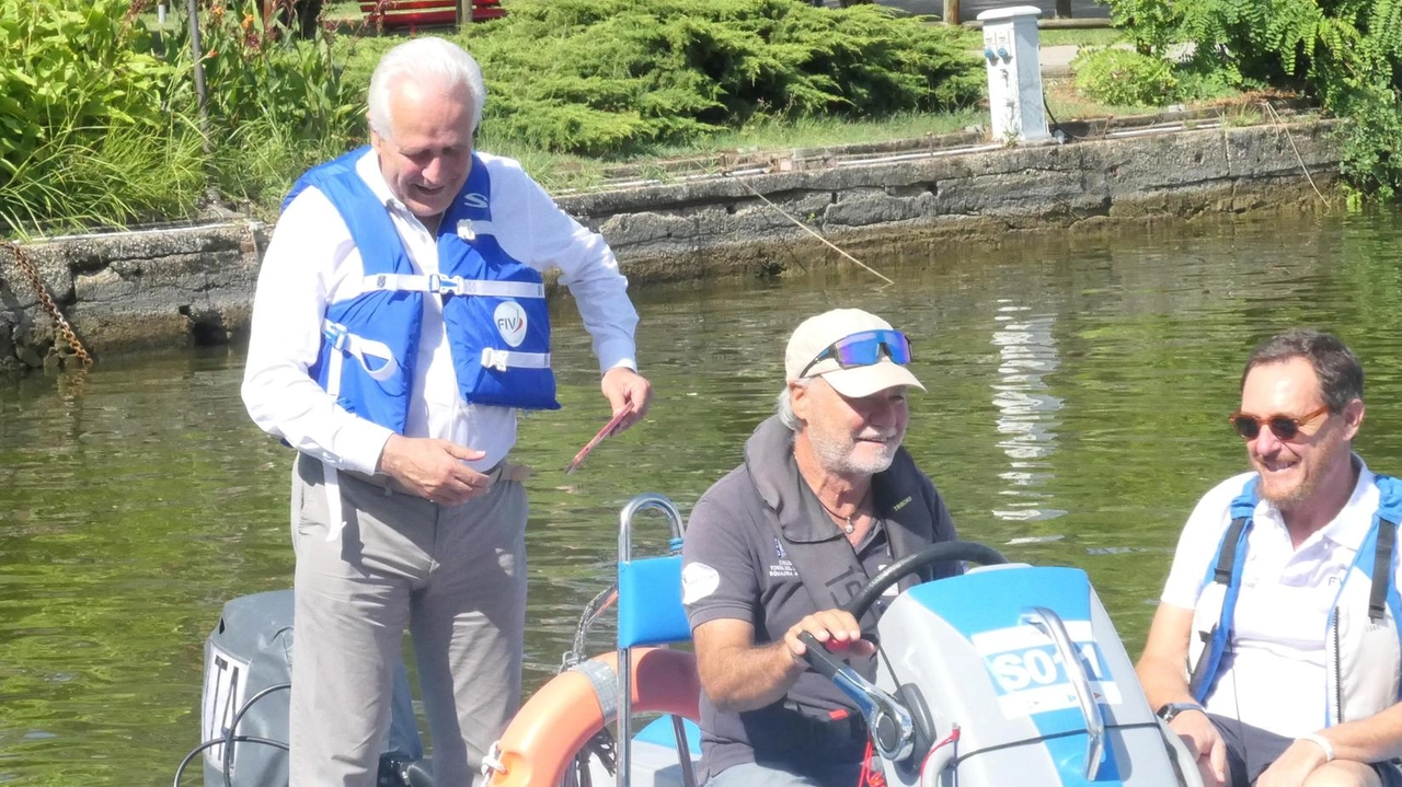 Il presidente Giani quando venne in visita del circolo velico di Torre del Lago Il presidente Giani quando venne in visita del circolo velico di Torre del Lago