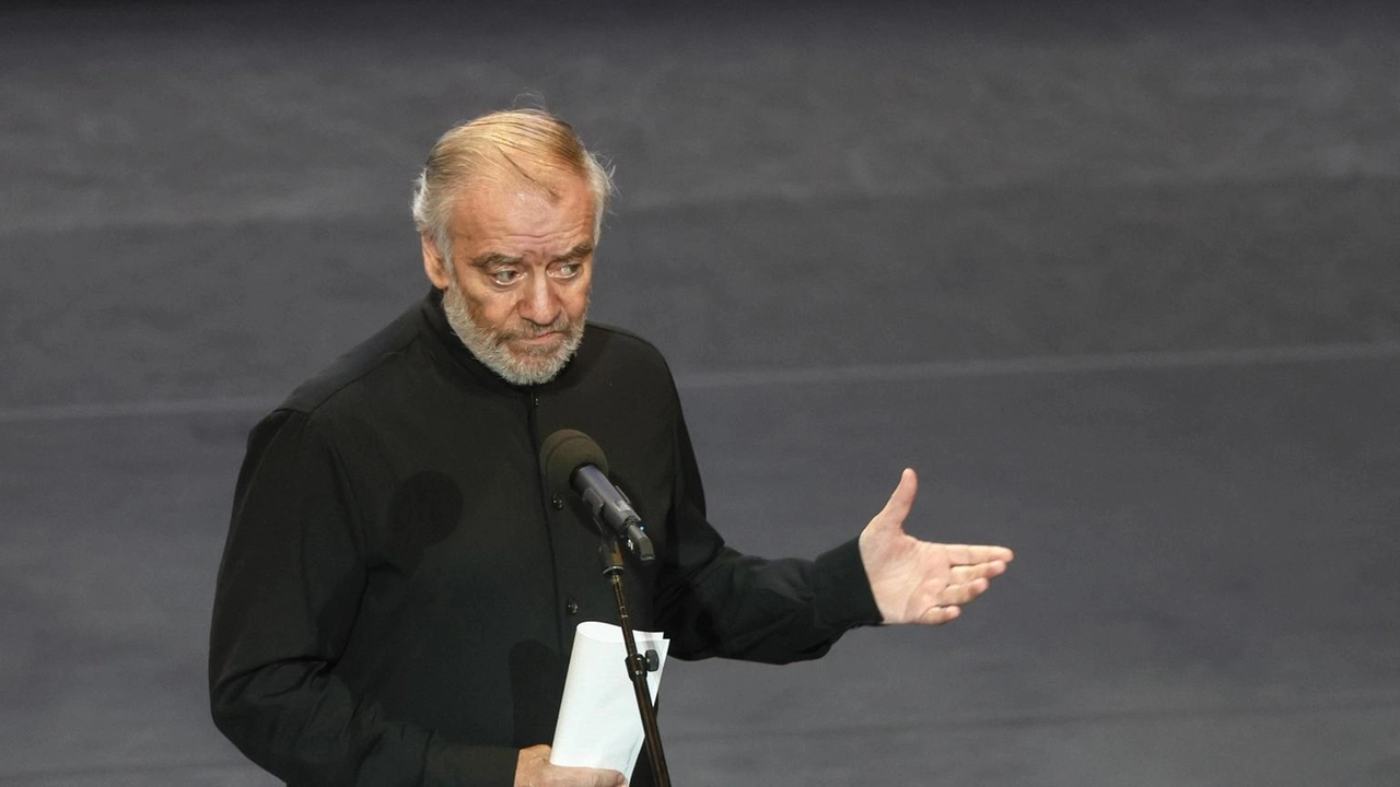 Navalnaja, complice di Putin. Altolà Pd ma De Luca tira dritto Navalnaja, complice di Putin. Altolà Pd ma De Luca tira dritto