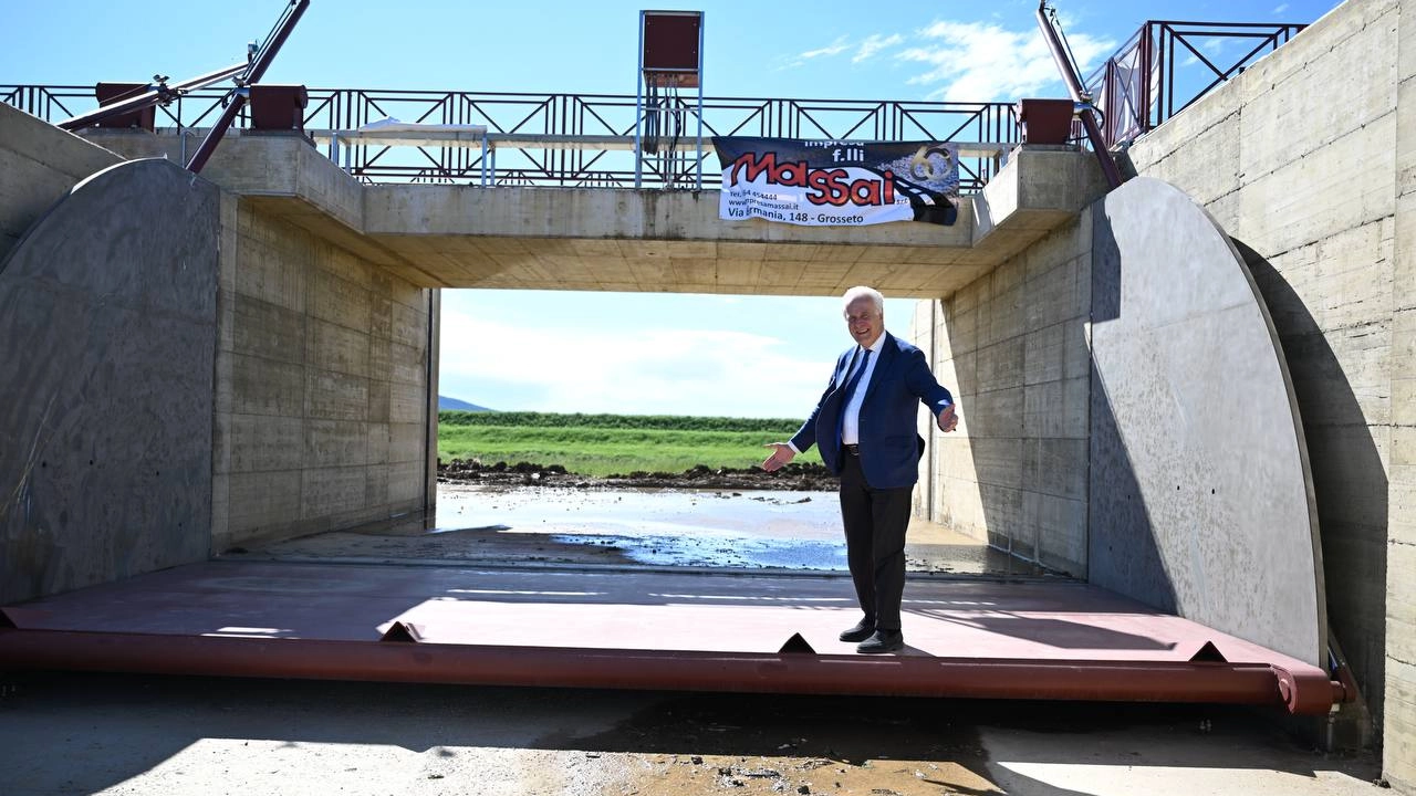 Il presidente della Regione Eugenio Giani ha illustrato il progetto del nuovo scolmatore ad Albinia