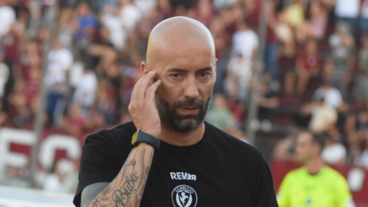 AREZZO Terza vittoria consecutiva e primato solitario consolidato. La porta che resta inviolata. Cristian Bucchi (nella foto) si gode il successo,... AREZZO Terza vittoria consecutiva e primato solitario consolidato. La porta che resta inviolata. Cristian Bucchi (nella foto) si gode il successo,...