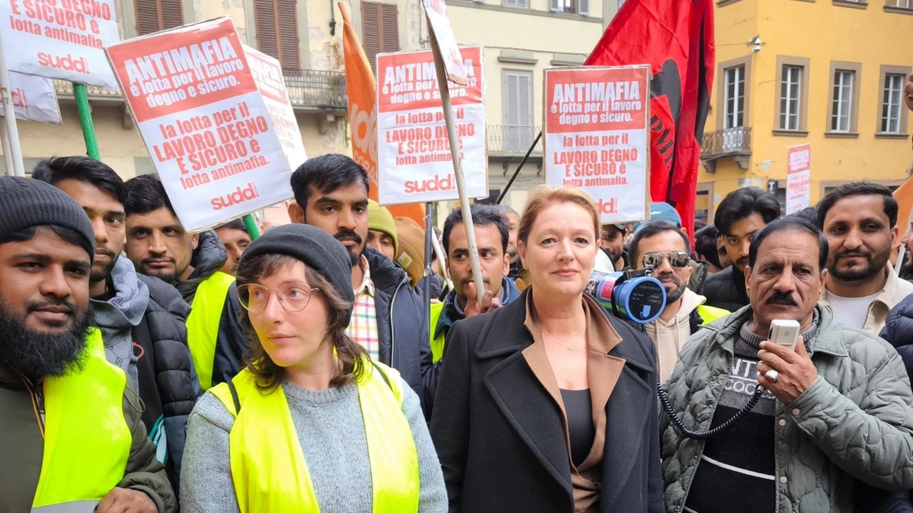 Le difese di Bugetti e Matteini chiedono di far slittare l’appuntamento di fronte al gip a lunedì per avere più tempo per visionare le carte. L’attacco di La Porta alla Camera: "Inadeguata, la città merita di più". Le difese di Bugetti e Matteini chiedono di far slittare l’appuntamento di fronte al gip a lunedì per avere più tempo per visionare le carte. L’attacco di La Porta alla Camera: "Inadeguata, la città merita di più".