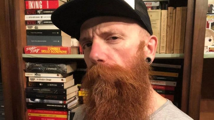 Graziano Caminiti, 43 anni, di Calcinaia, noto come The Purminist, ha scritto una storia per Dylan Dog Graziano Caminiti, 43 anni, di Calcinaia, noto come The Purminist, ha scritto una storia per Dylan Dog