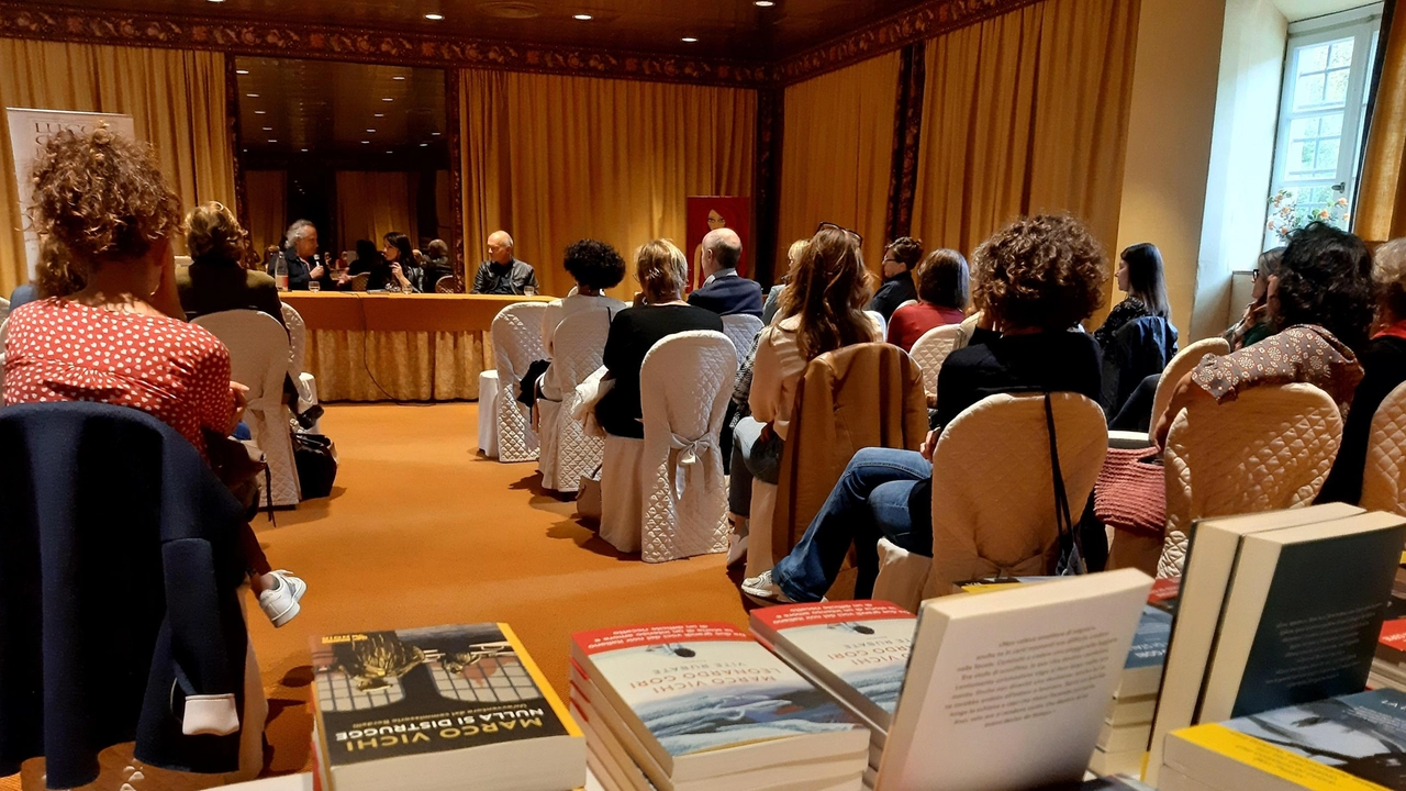 La Villa dei Libri a Lucca: due giorni di cultura, presentazioni di libri, workshop e eventi speciali con ospiti come Elena Magnani e Stefano Tofani. Un'atmosfera bohémien e frizzante da non perdere. La Villa dei Libri a Lucca: due giorni di cultura, presentazioni di libri, workshop e eventi speciali con ospiti come Elena Magnani e Stefano Tofani. Un'atmosfera bohémien e frizzante da non perdere.