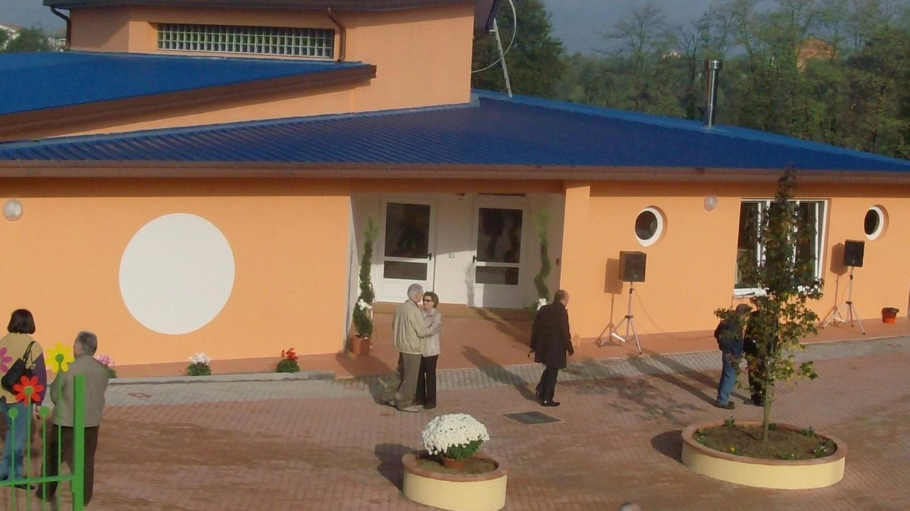 Alla scuola della frazione di Mastromarco, esiste già una struttura efficiente e capace di ospitare tutti i bambini che saranno in tutto ottanta Alla scuola della frazione di Mastromarco, esiste già una struttura efficiente e capace di ospitare tutti i bambini che saranno in tutto ottanta