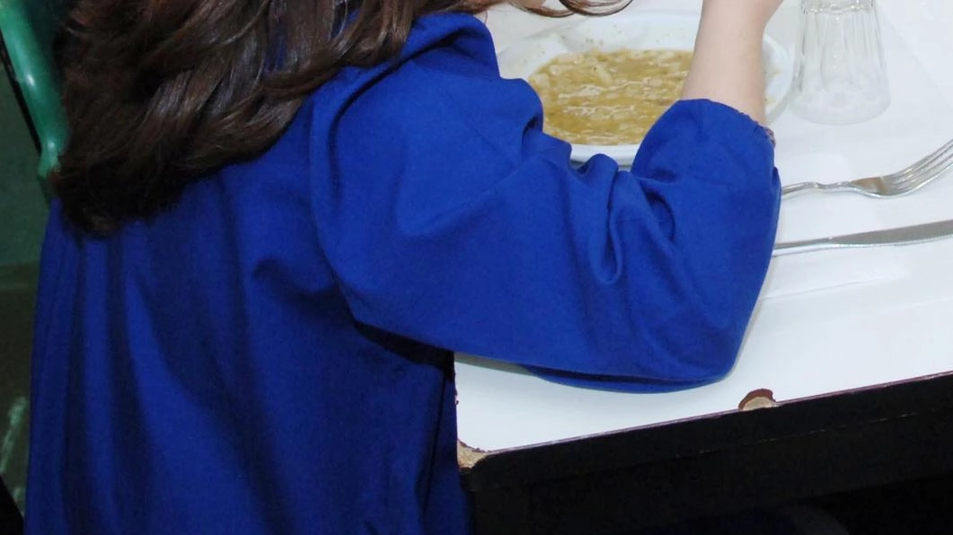 Un accordo tra i comuni di Agliana, Pistoia e San Marcello Piteglio permette alle famiglie di Agliana con figli che pranzano a scuola in quei comuni di richiedere agevolazioni sulla mensa scolastica, calcolate in base all'Isee. Le domande vanno presentate entro il 30 settembre. Un accordo tra i comuni di Agliana, Pistoia e San Marcello Piteglio permette alle famiglie di Agliana con figli che pranzano a scuola in quei comuni di richiedere agevolazioni sulla mensa scolastica, calcolate in base all'Isee. Le domande vanno presentate entro il 30 settembre.
