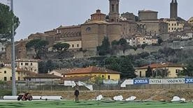 I lavori vanno avanti allo stadio Faralli. Il principale impianto sportivo di Castiglion Fiorentino è al centro di un maxi... I lavori vanno avanti allo stadio Faralli. Il principale impianto sportivo di Castiglion Fiorentino è al centro di un maxi...