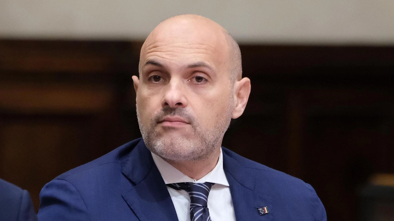 Il sottosegretario Emanuele Prisco annuncia la Festa Tricolore dell'Umbria come impegno per il buon governo regionale e nazionale. L'evento di Fratelli d'Italia a Assisi prevede panel e dibattiti sul futuro socio-economico dell'Umbria e dell'Italia in Europa. Il sottosegretario Emanuele Prisco annuncia la Festa Tricolore dell'Umbria come impegno per il buon governo regionale e nazionale. L'evento di Fratelli d'Italia a Assisi prevede panel e dibattiti sul futuro socio-economico dell'Umbria e dell'Italia in Europa.