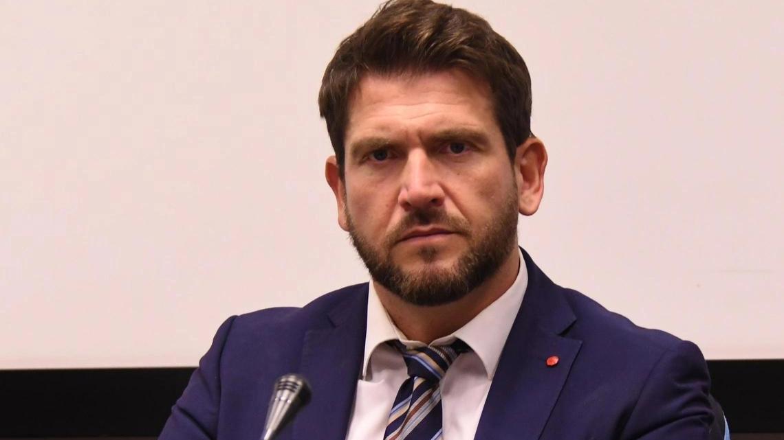 L’assessore all’Urbanistica Moreno Lorenzini ieri ha aperto un confronto. sul Poc con i progettisti e le categorie professionali L’assessore all’Urbanistica Moreno Lorenzini ieri ha aperto un confronto. sul Poc con i progettisti e le categorie professionali