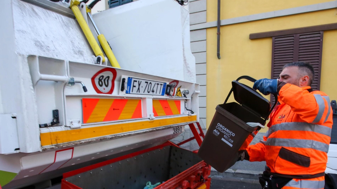 Alia Multiutility chiude contenitori stradali a Firenze per la manifestazione CGIL del 26 ottobre su indicazione della Questura per motivi di sicurezza. Alia Multiutility chiude contenitori stradali a Firenze per la manifestazione CGIL del 26 ottobre su indicazione della Questura per motivi di sicurezza.