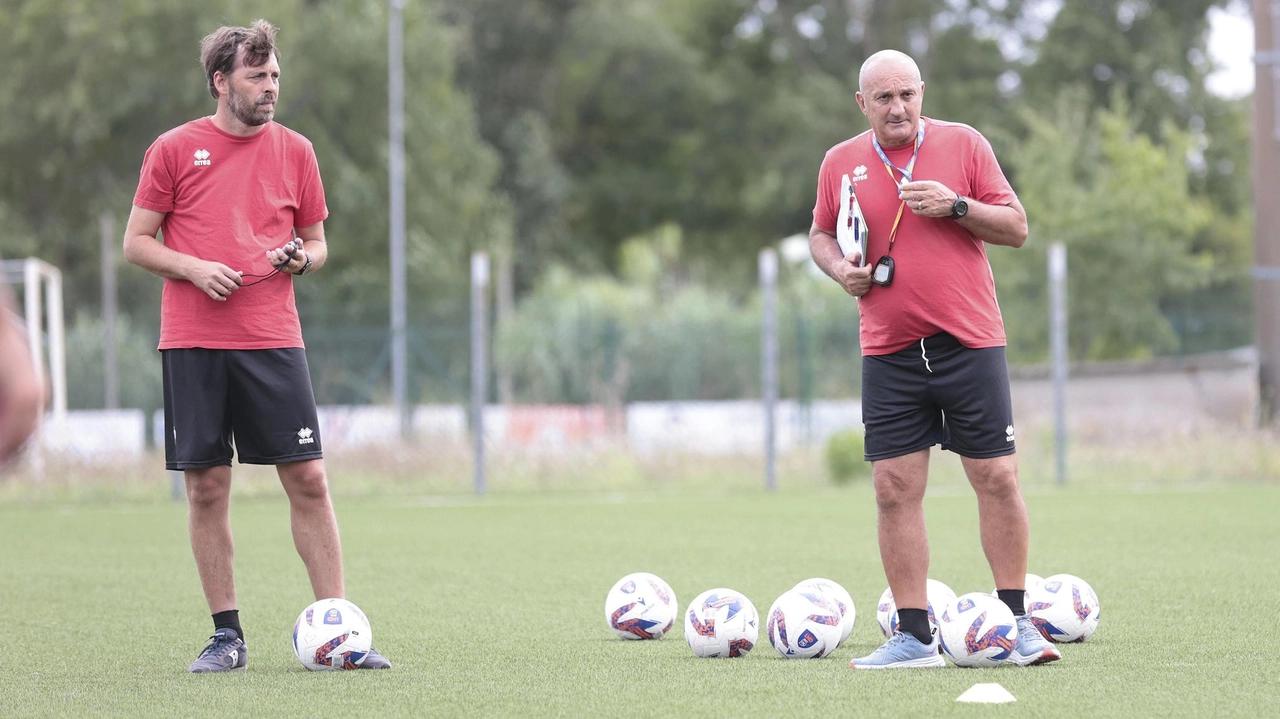 Necessità di rinforzi per la Robur: in attesa dei tesseramenti di Tirelli e Soumahoro, mancano almeno tre giocatori per completare la squadra di Magrini, soprattutto in difesa e in attacco. Il direttore sportivo valuta opzioni per migliorare il reparto. Necessità di rinforzi per la Robur: in attesa dei tesseramenti di Tirelli e Soumahoro, mancano almeno tre giocatori per completare la squadra di Magrini, soprattutto in difesa e in attacco. Il direttore sportivo valuta opzioni per migliorare il reparto.