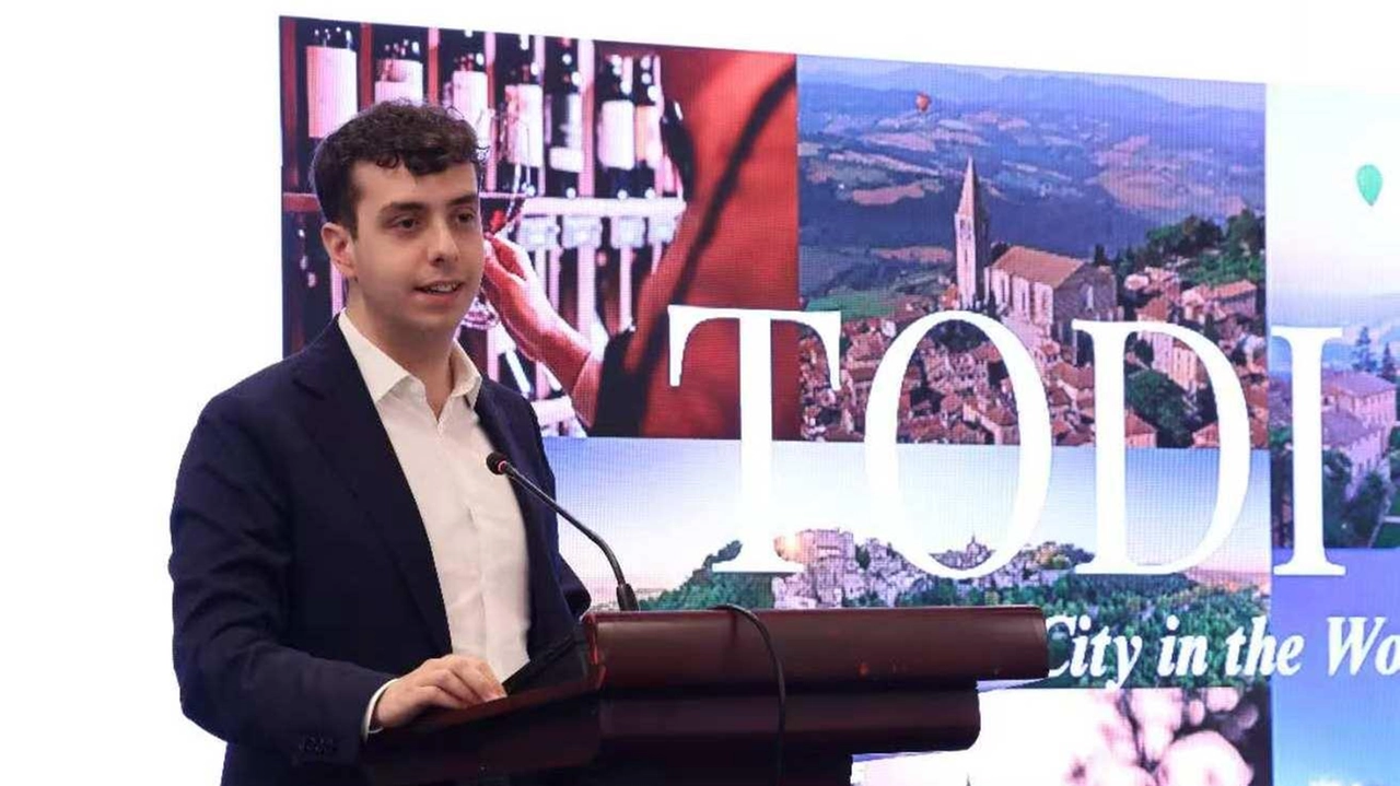 TODI - Nei giorni scorsi il presidente del consiglio comunale, Giorgio Tenneroni (nella foto), è andato a Shanghai per una...