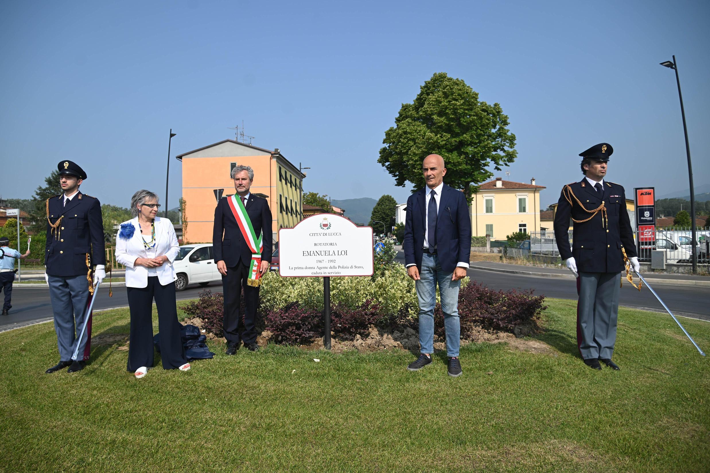 intitolata rotonda a emanuela loi mor236 nella strage di via d8217amelio lucca non dimentica il suo valore