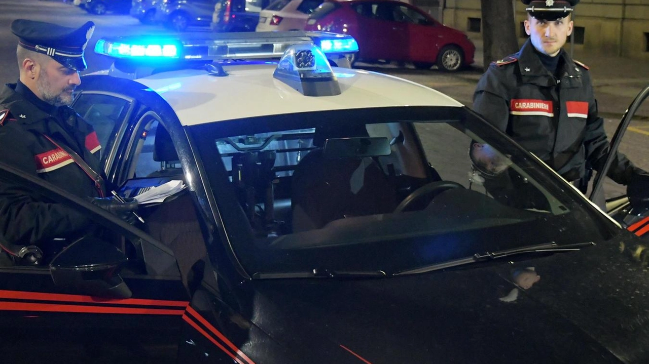 Pattuglie dei carabinieri della compagnia di Cortona in azione per scovare i criminali Pattuglie dei carabinieri della compagnia di Cortona in azione per scovare i criminali