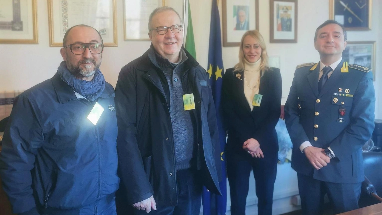 "Fondamentale, come amministratori locali, mantenere un filo diretto con tutti coloro che operano sul territorio in cui viviamo". Prosegue la... "Fondamentale, come amministratori locali, mantenere un filo diretto con tutti coloro che operano sul territorio in cui viviamo". Prosegue la...