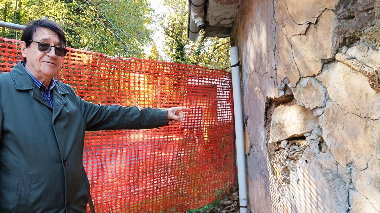 Interpellanza presentata su degrado e crepe nel cimitero di Forno, preoccupazione per sicurezza e dignità. Azioni richieste dall'amministrazione. Interpellanza presentata su degrado e crepe nel cimitero di Forno, preoccupazione per sicurezza e dignità. Azioni richieste dall'amministrazione.