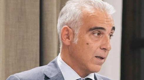 Il consigliere regionale di FdI Diego Petrucci propone mappatura e presidi armati per proteggere i sanitari. Critica il Pd per aver bocciato la proposta, sottolineando la necessità di difendere operatori e cittadini. Presentazione in consiglio regionale e visita ai pronto soccorso in programma. Il consigliere regionale di FdI Diego Petrucci propone mappatura e presidi armati per proteggere i sanitari. Critica il Pd per aver bocciato la proposta, sottolineando la necessità di difendere operatori e cittadini. Presentazione in consiglio regionale e visita ai pronto soccorso in programma.