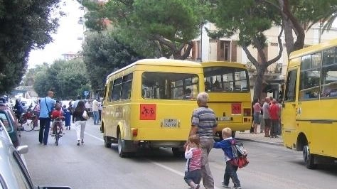 Gli scuolabus a Ponsacco inizieranno il servizio il 16 con andata per tutte le scuole e ritorno solo per la Secondaria e la Primaria Fucini Gli scuolabus a Ponsacco inizieranno il servizio il 16 con andata per tutte le scuole e ritorno solo per la Secondaria e la Primaria Fucini
