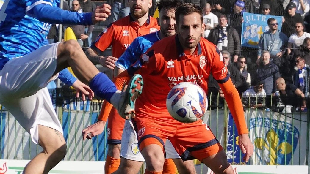 Un momento del derby giocato ieri pomeriggio a Pistoia Un momento del derby giocato ieri pomeriggio a Pistoia