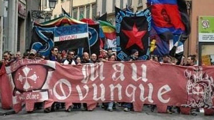 Il Trofeo Mau Ovunque celebra Maurizio Alberti con partite, tifosi e vecchie glorie al campo sportivo Pisa Ovest. Il Trofeo Mau Ovunque celebra Maurizio Alberti con partite, tifosi e vecchie glorie al campo sportivo Pisa Ovest.