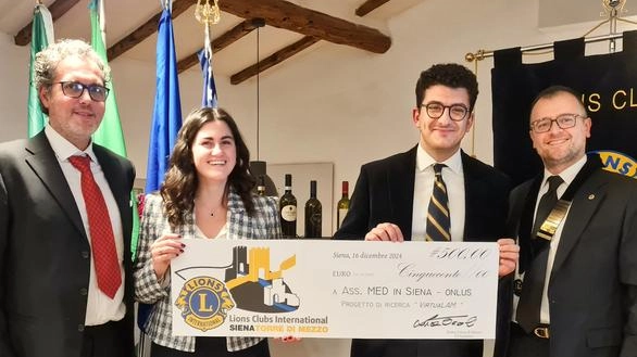Tradizionale appuntamento natalizio per il Lions Club Siena “Torre di Mezzo”, organizzato alla Locanda dell’Oste. Durante l’evento, il Lions Club... Tradizionale appuntamento natalizio per il Lions Club Siena “Torre di Mezzo”, organizzato alla Locanda dell’Oste. Durante l’evento, il Lions Club...