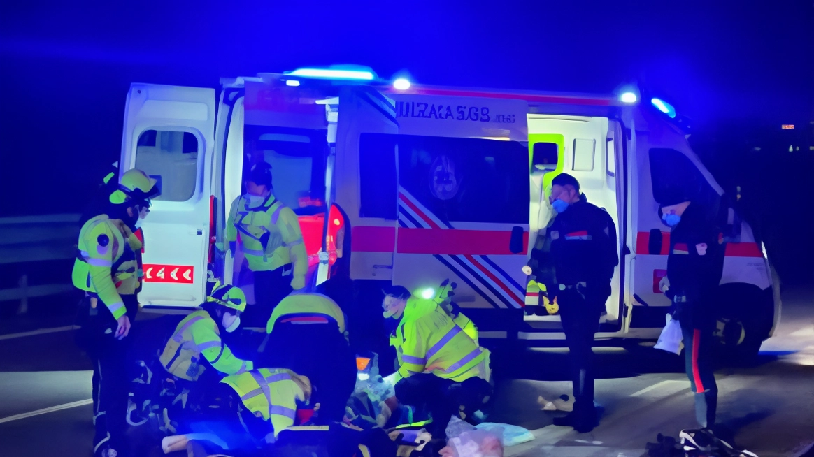 L’incidente era avvenuto il 15 dicembre dopo che il giovane seravezzino era andato a trovare la fidanzata. La petizione è stata lanciata dal circolo Soms di Capriglia L’incidente era avvenuto il 15 dicembre dopo che il giovane seravezzino era andato a trovare la fidanzata. La petizione è stata lanciata dal circolo Soms di Capriglia