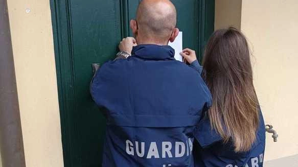 Sequestro di disponibilità finanziarie e sigilli ad alcuni immobili di un imprenditore lucchese da parte della Guardia di finanza di Castelnuovo