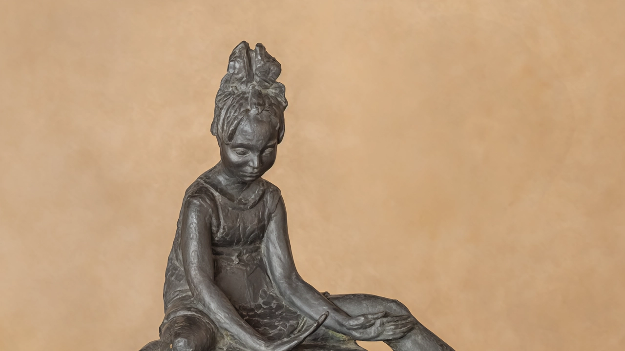 È considerato uno dei più importanti scultori del Novecento italiano, con una fama riconosciuta a livello internazionale. E non a...