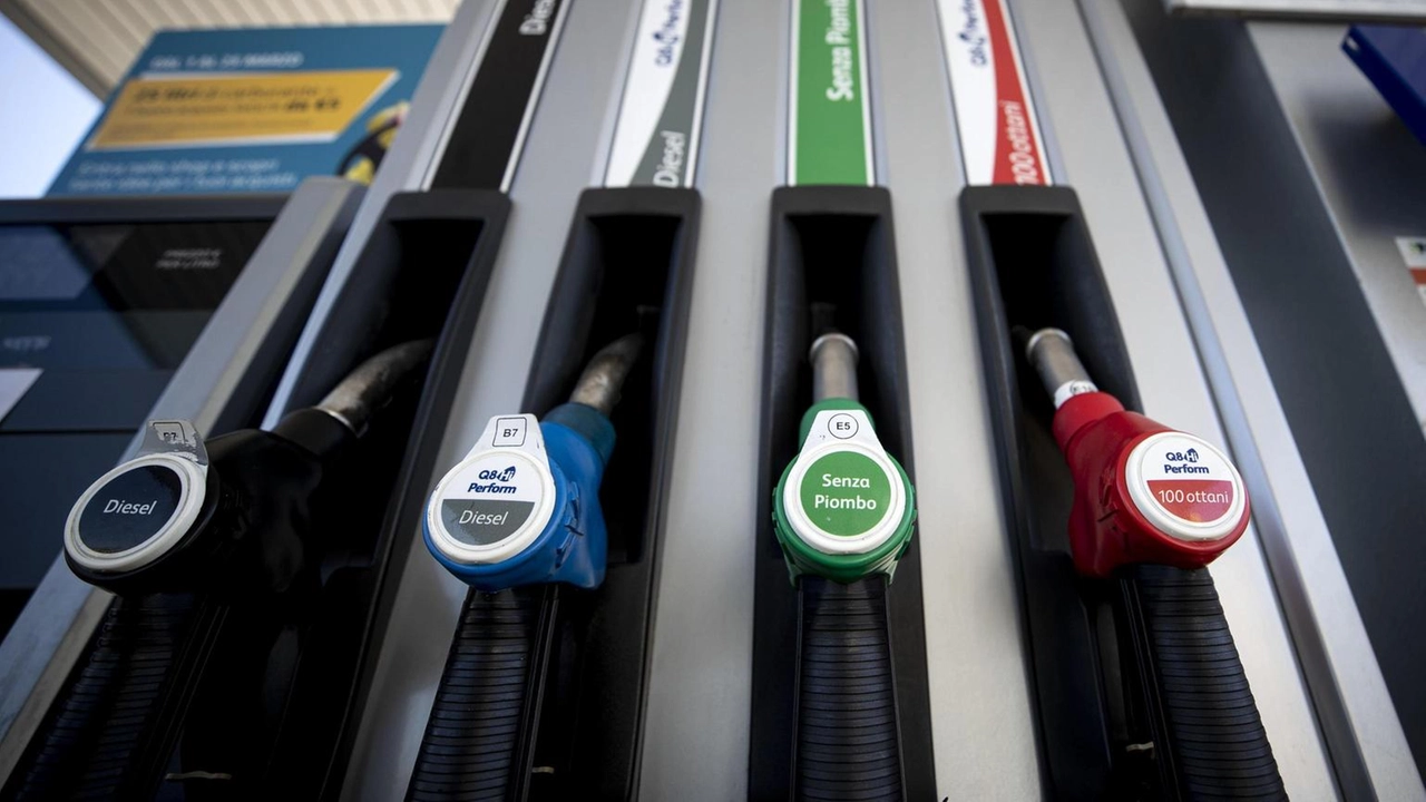Benzina a Firenze: nessun rischio di rimanere a secco dopo la tragedia di Calenzano Benzina a Firenze: nessun rischio di rimanere a secco dopo la tragedia di Calenzano