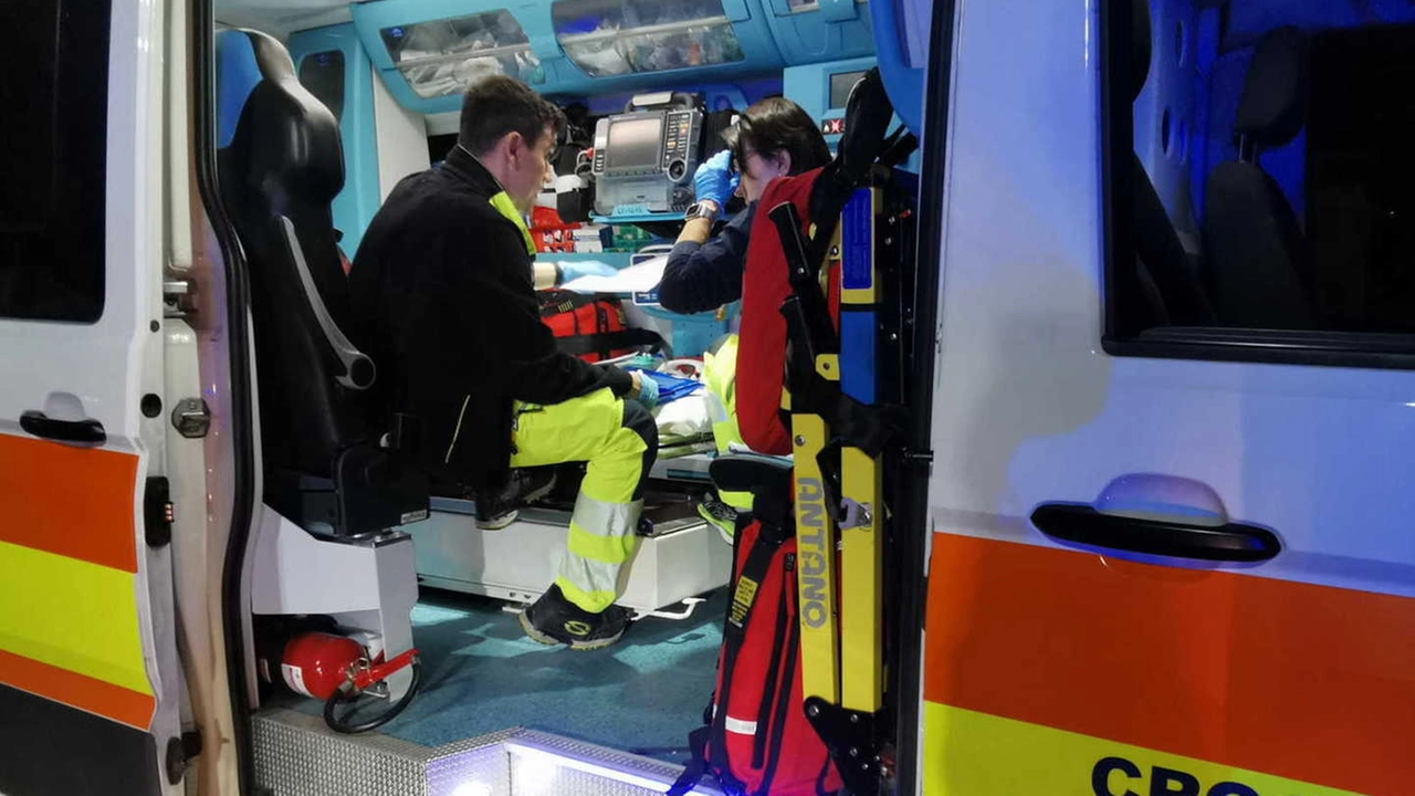 Un'ambulanza in una foto di repertorio Un'ambulanza in una foto di repertorio