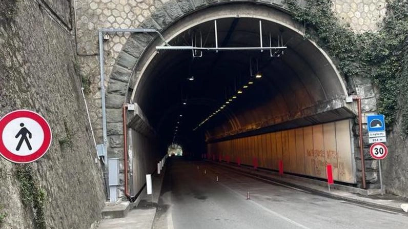 La galleria degli Scoglietti, nel territorio comunale di Lerici La galleria degli Scoglietti, nel territorio comunale di Lerici