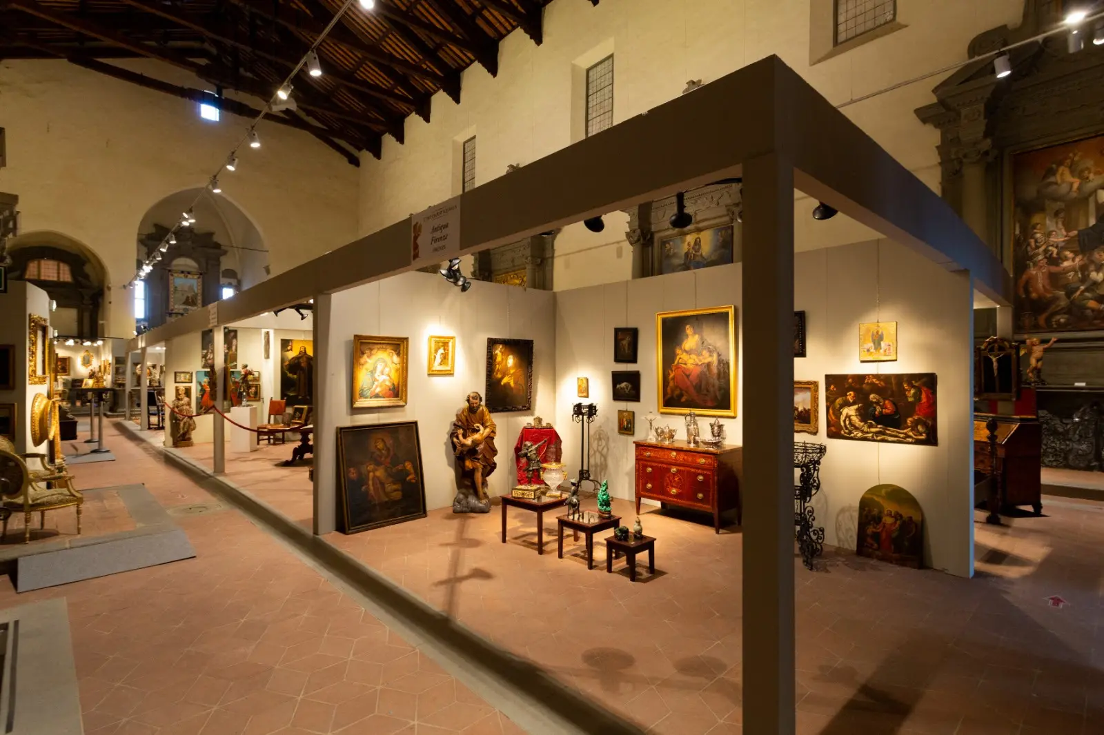 Da 63 anni l’imperdibile appuntamento per gli appassionati di collezionismo e antichità è con Cortonantiquaria