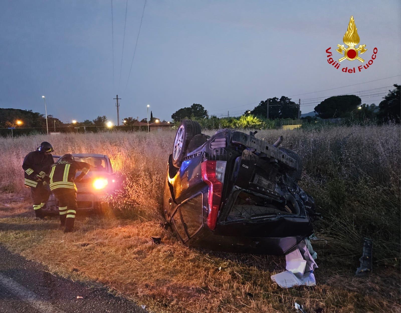 https://www.lanazione.it/image-service/view/acePublic/alias/contentid/MzE0M2Q1NTUtMWQ3MC00/0/l-intervento-dei-vigili-del-fuoco-dopo-l-incidente.jpeg