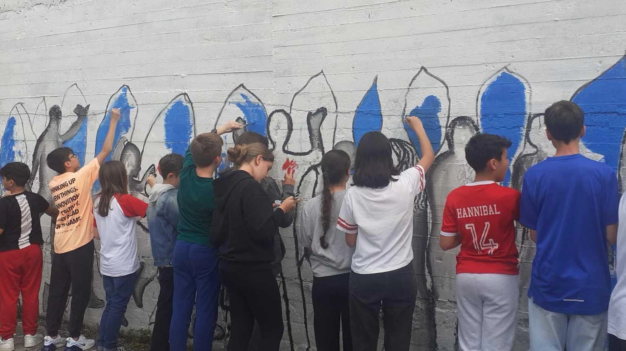 Con Flowers il Coeso ha attivato anche a Grosseto un progetto che ha come obiettivo principale combatere la povertà culturale dei giovanissimi Con Flowers il Coeso ha attivato anche a Grosseto un progetto che ha come obiettivo principale combatere la povertà culturale dei giovanissimi