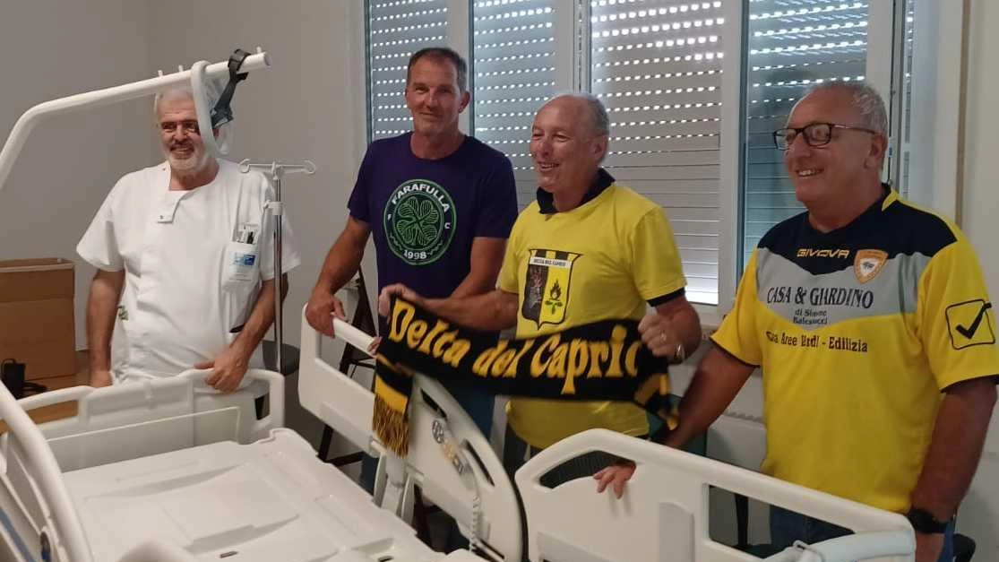 La consegna dei due nuovi letti ortopedici all’ospedale di Pontremoli. A settembre è già in programma un nuovo evento sportivo per raccogliere fondi La consegna dei due nuovi letti ortopedici all’ospedale di Pontremoli. A settembre è già in programma un nuovo evento sportivo per raccogliere fondi