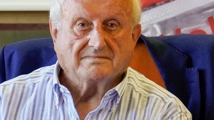 Il sindaco Conti in consiglio comunale ricorda il predecessore scomparso a 90 anni "Ha contribuito a rendere Pisa quella che è oggi". Tra i tanti messaggi anche quello di D’Alema . Il sindaco Conti in consiglio comunale ricorda il predecessore scomparso a 90 anni "Ha contribuito a rendere Pisa quella che è oggi". Tra i tanti messaggi anche quello di D’Alema .