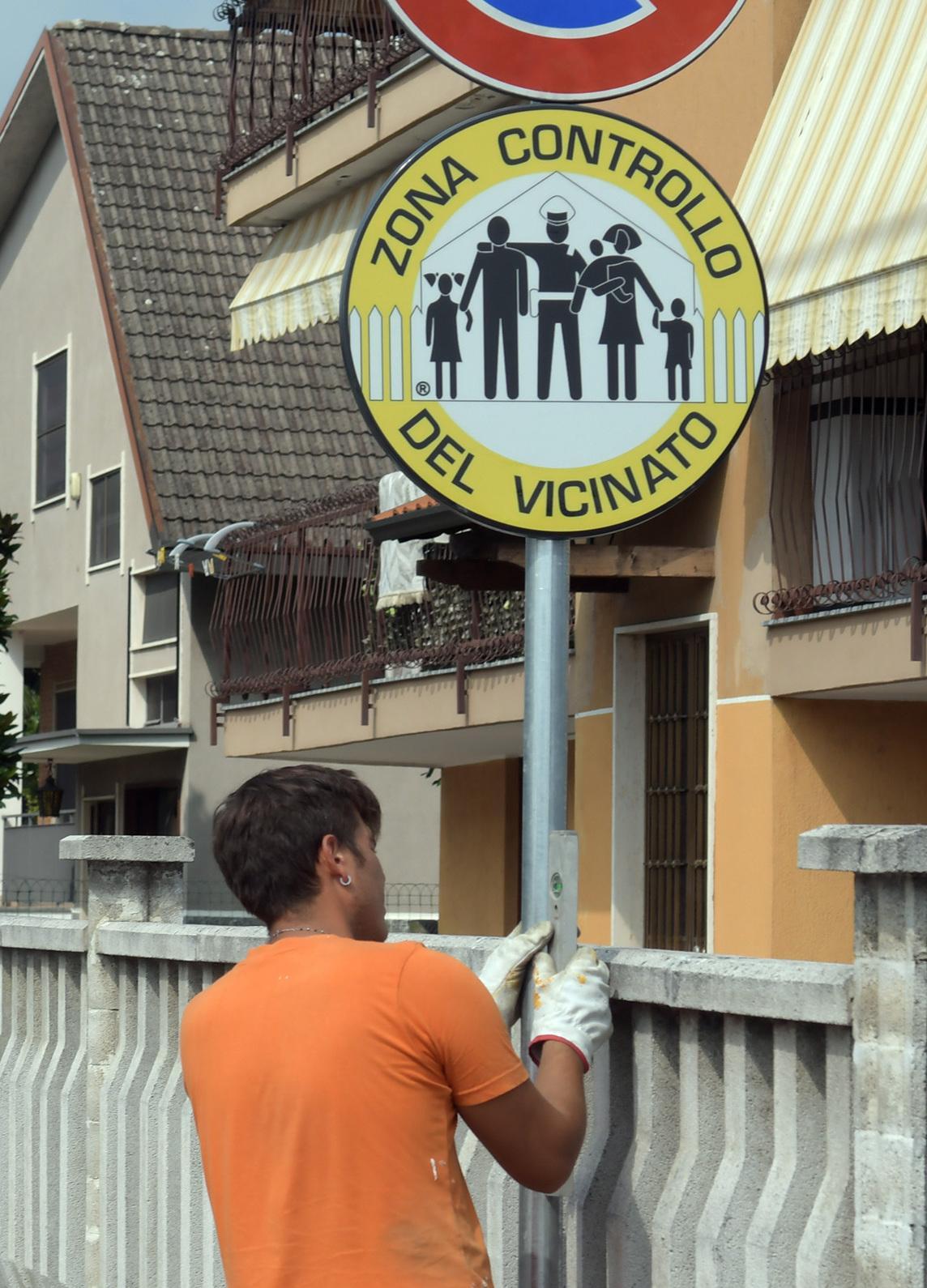 Controllo di vicinato. Entro settembre i gruppi ufficiali saranno operativi Controllo di vicinato. Entro settembre i gruppi ufficiali saranno operativi