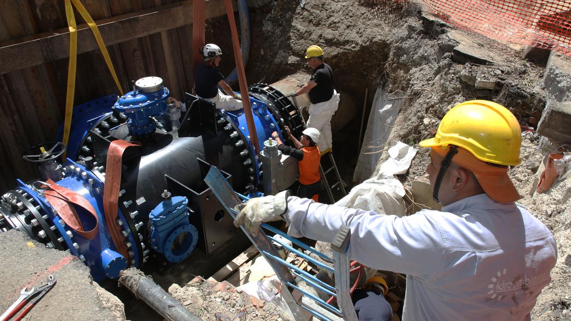 Autostrada dell’acqua: taglio dei tubi senza intoppi. Pochi disagi col maxi cantiere di Publiacqua Autostrada dell’acqua: taglio dei tubi senza intoppi. Pochi disagi col maxi cantiere di Publiacqua