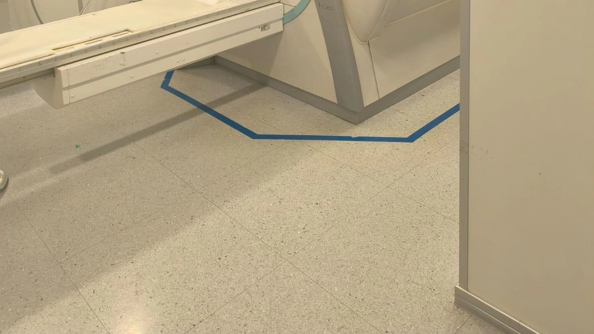 La nuova risonanza magnetica dell’ospedale di Volterra sarà realizzata in tre mesi. I lavori prenderanno il via il primo settembre. L’investimento. è di circa 600mila euro ed ed è promosso da Asl, Regione e dipartimento diagnostica La nuova risonanza magnetica dell’ospedale di Volterra sarà realizzata in tre mesi. I lavori prenderanno il via il primo settembre. L’investimento. è di circa 600mila euro ed ed è promosso da Asl, Regione e dipartimento diagnostica