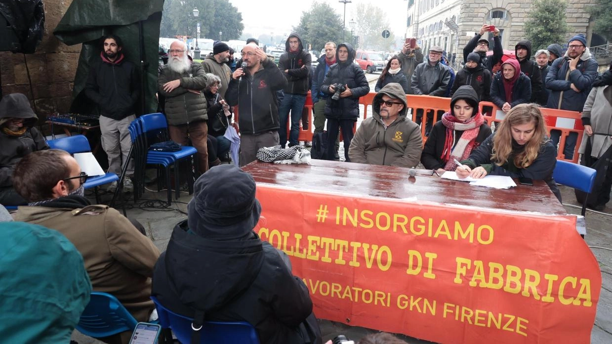Una manifestazione dei lavoratori della ex Gkn di Campi Bisenzio