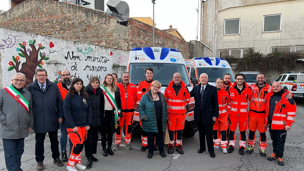 L'inaugurazione dei nuovi mezzi L'inaugurazione dei nuovi mezzi