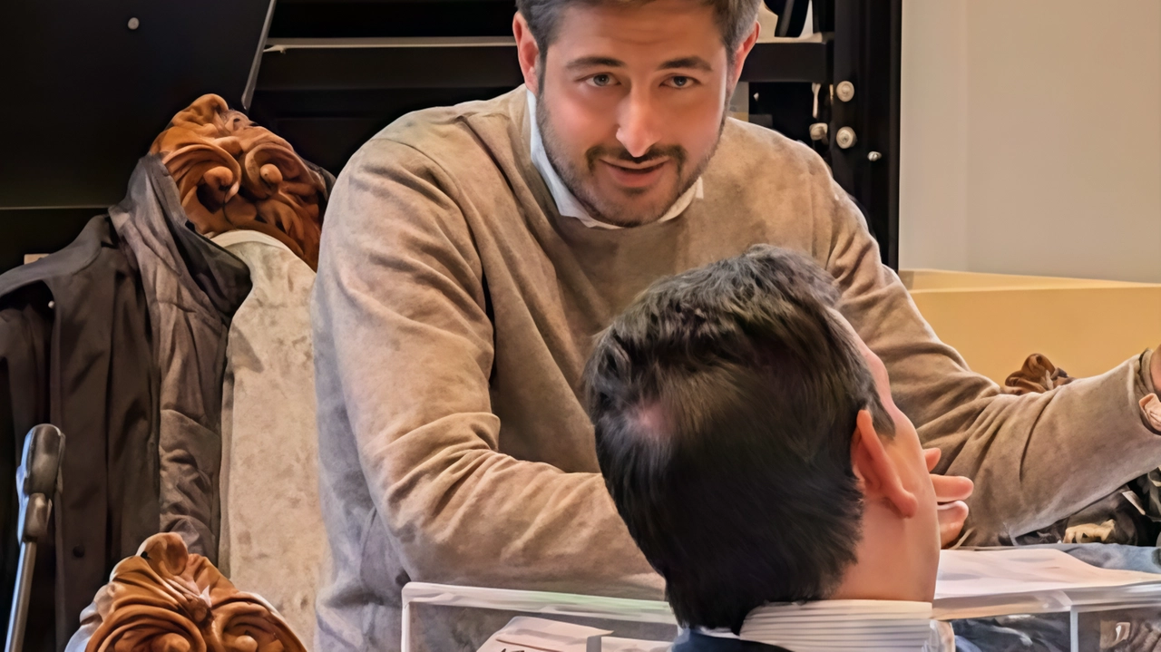 Il capogruppo dem Matteo Trapani durante il consiglio comunale che va avanti a oltranza Il capogruppo dem Matteo Trapani durante il consiglio comunale che va avanti a oltranza
