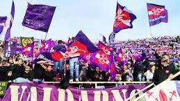 Una carrozzina speciale grazie alla sinergia tra i tifosi della Fiorentina e la Fondazione Alice Benvenuti. Tutto merito di una... Una carrozzina speciale grazie alla sinergia tra i tifosi della Fiorentina e la Fondazione Alice Benvenuti. Tutto merito di una...