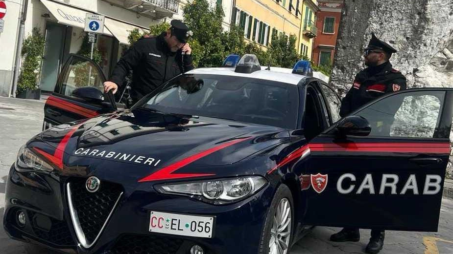 Il nucleo radiomobile dei carabinieri di Sarzana impegnato nel controllo del territorio (foto di archivio)