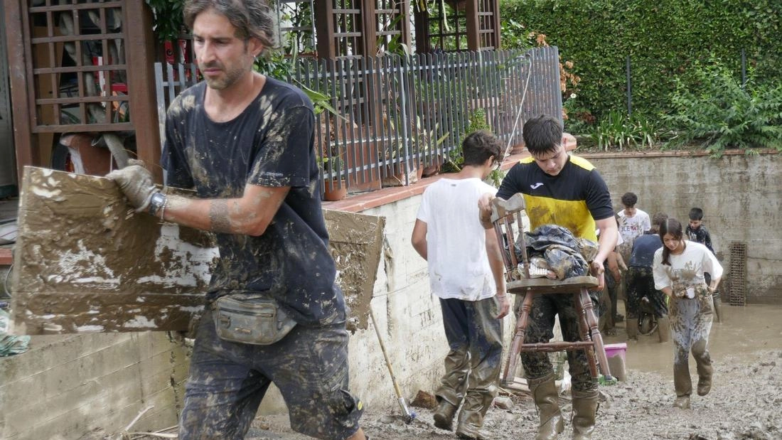 L’esondazione dello Stregale domenica sera. ha mandato sott’acqua di nuovo abitazioni nel centro di Montemurlo L’esondazione dello Stregale domenica sera. ha mandato sott’acqua di nuovo abitazioni nel centro di Montemurlo