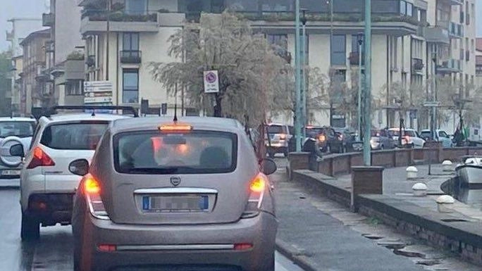 Disagi in calo con la riapertura del viale dei Tigli e di una corsia del ponte Girante "Ma ciò che è accaduto in Darsena è grave. E se fosse servita un’ambulanza?".