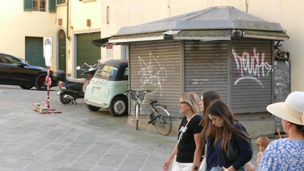Lo stilista sta lavorando per rilanciare una delle più importanti in centro, quella di piazza San Michele Lo stilista sta lavorando per rilanciare una delle più importanti in centro, quella di piazza San Michele