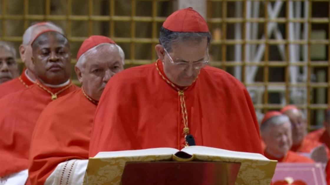 https://www.lanazione.it/image-service/view/acePublic/alias/contentid/MzI0ZDc3N2QtMTVmNi00/0/il-cardinale-lojudice-in-conclave-alle-17-23-la-mano-sul-vangelo-prometto-mi-obbligo-e-giuro.jpeg?f=16:9&w=1200&h=630