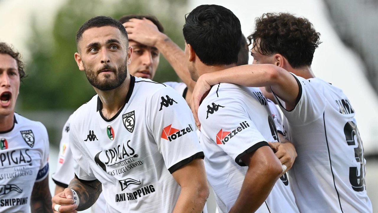 Il 18enne eroe per una notte: para i penalty di Henderson e Pedrola, il derby ligure è delle Aquile